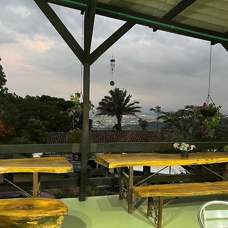 Hostal Restaurante Checha Yumbo 外观 照片