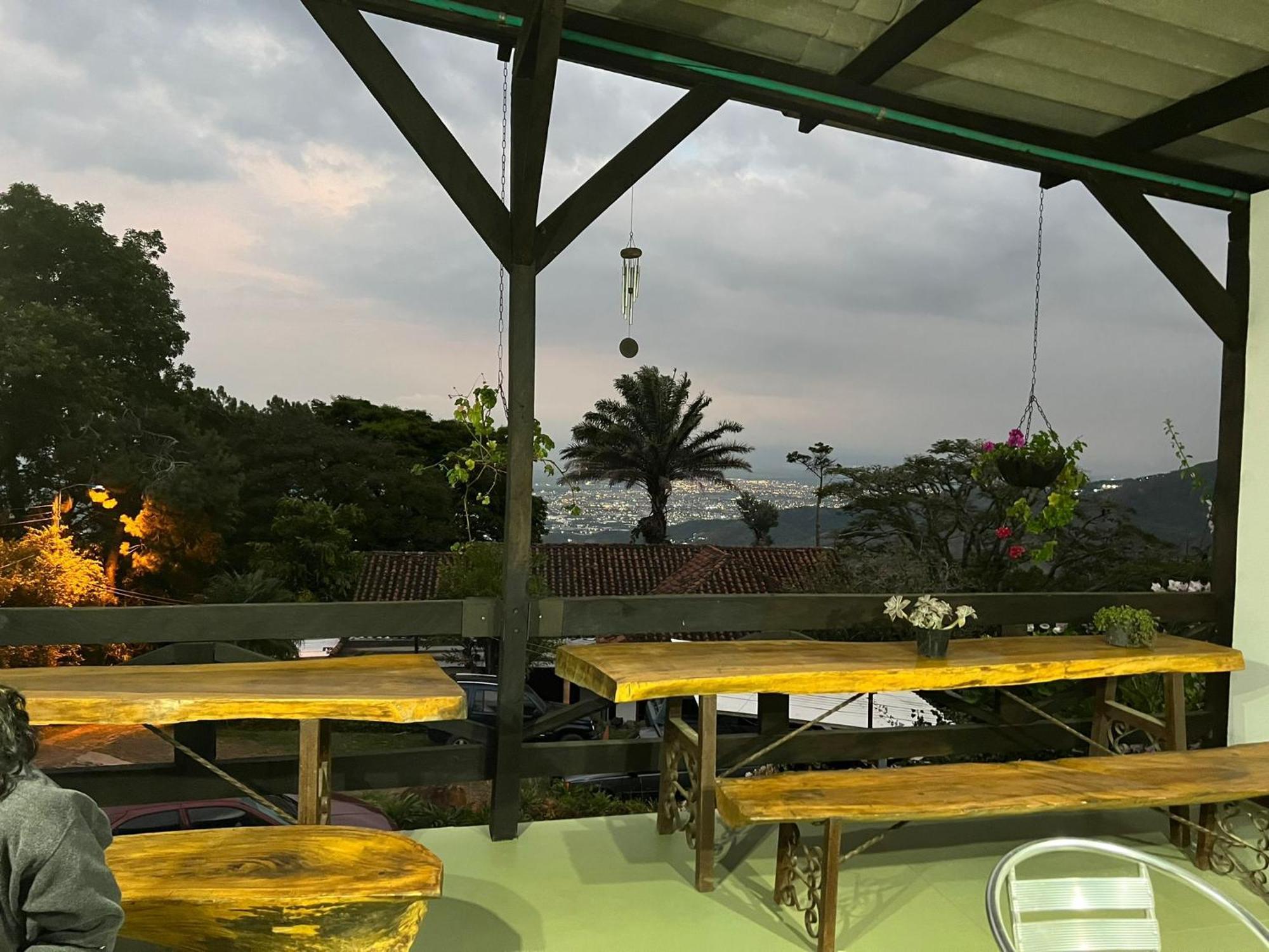 Hostal Restaurante Checha Yumbo 外观 照片